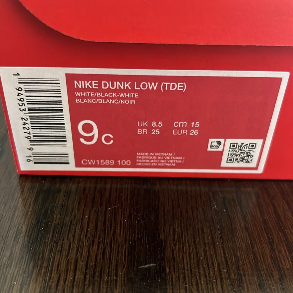 Nike Black and White Panda Dunk Low Toddler Sneakers - Picture 4 of 4